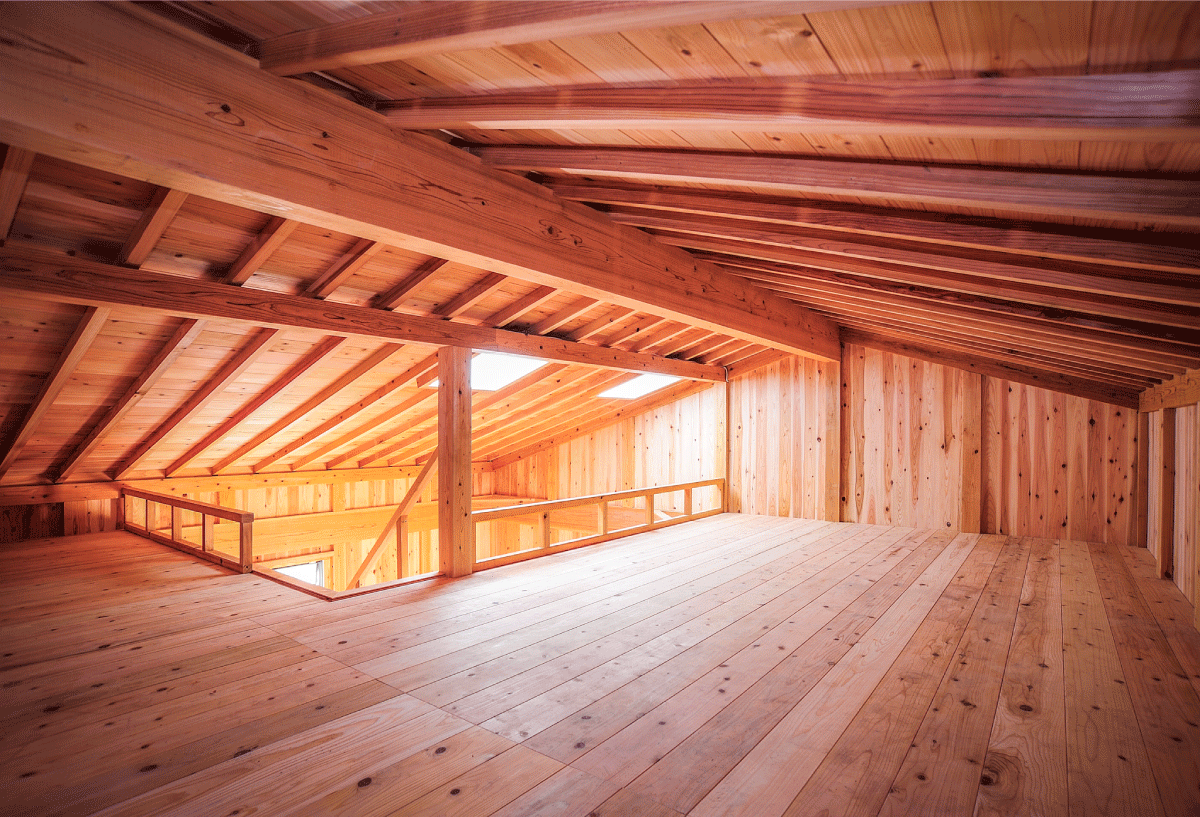 木屋內部屋頂横樑結構
